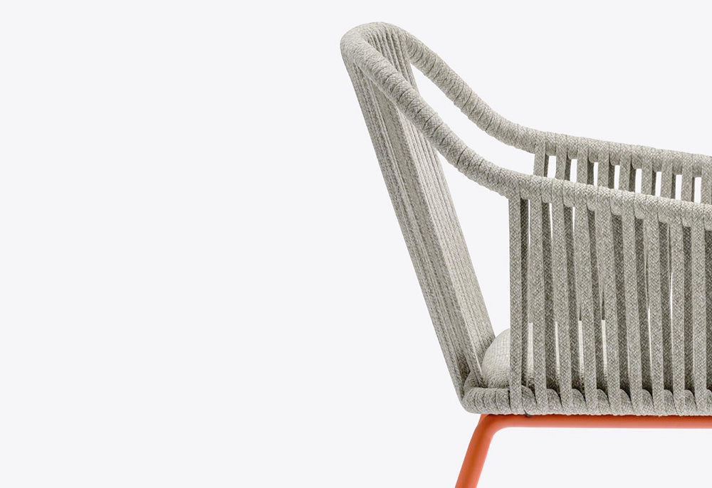 Babila Twist Dining Chair with Armrests Detail