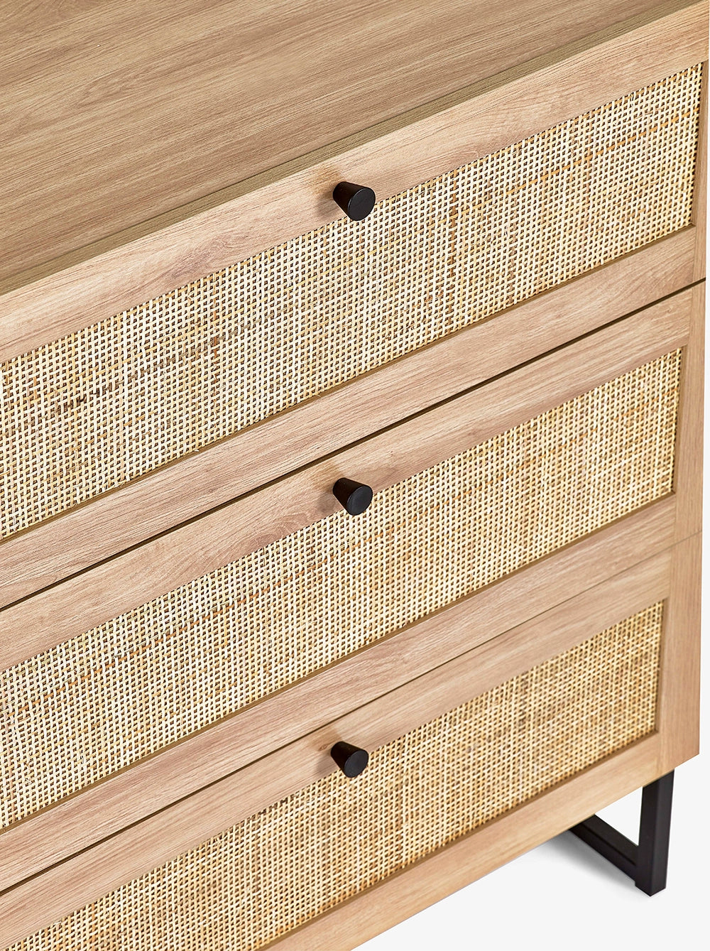 Bari 3 Drawer Chest Oak Detail