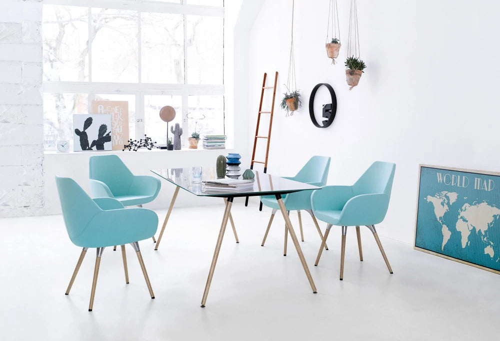 Fan Armchair With Wooden Legs Model 10Hw 7
