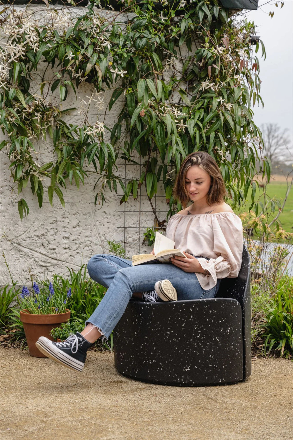 Gio Outdoor Chair Black in Outdoor Setting