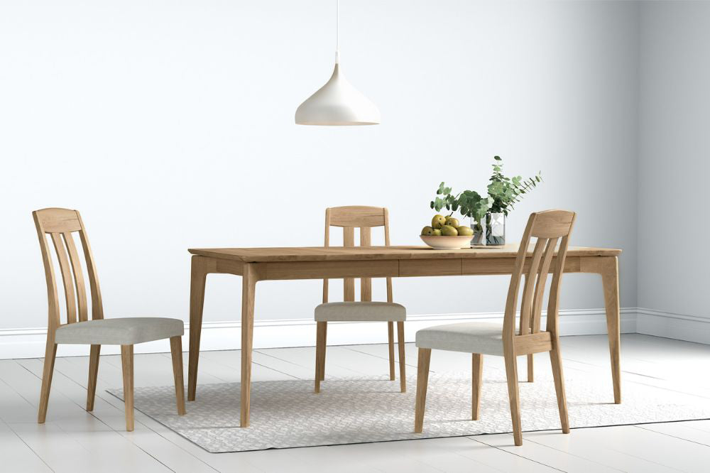 Hunter Dining Table Extending in Oak Natural Finish with Dining Chairs