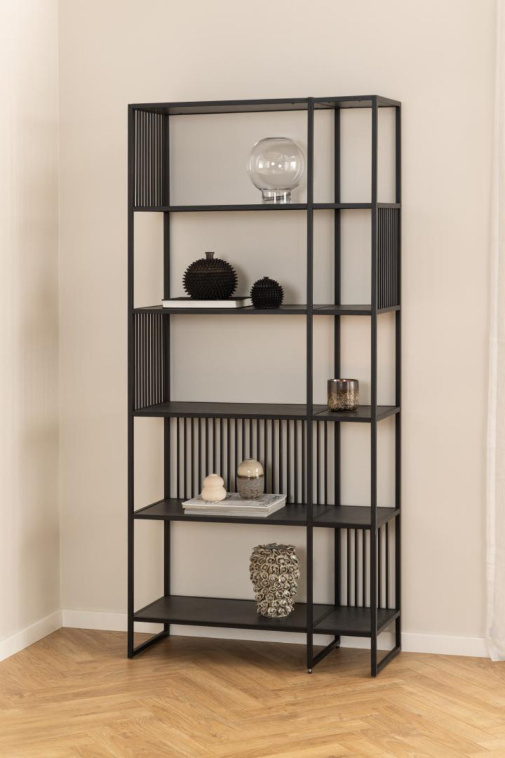 Melanie 5 Shelves Bookcase with Decorative Stuffs Placed in the Shelves