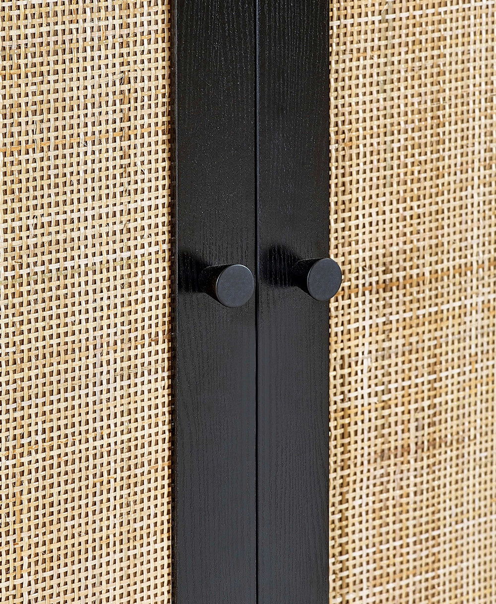 Bari Wardrobe Black Handle Detail