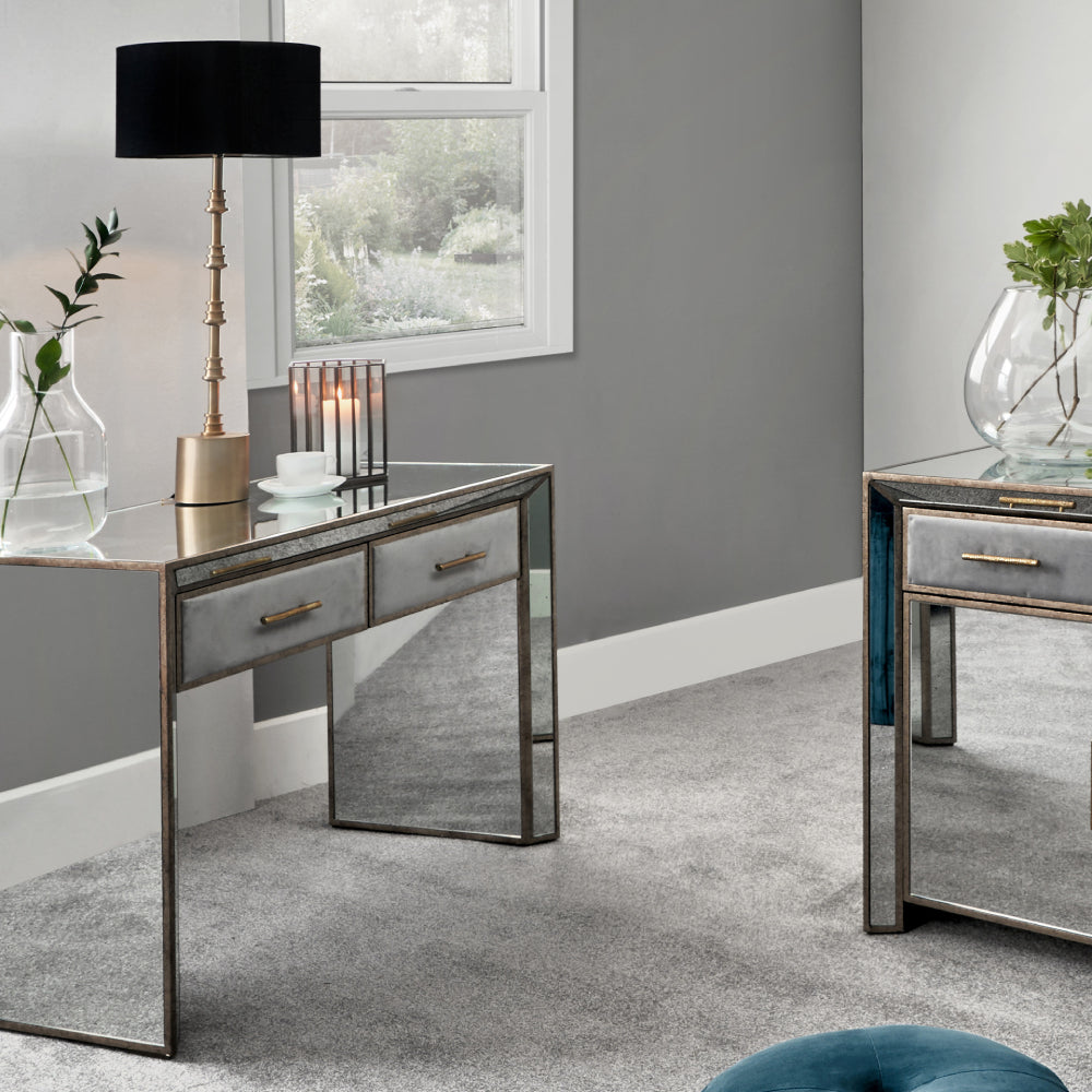 Brandon Hall Console Table with Lampshade and Transparent Vase in Living Room Setting