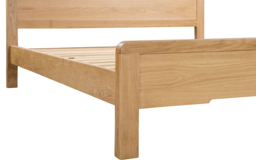 Charles Oak Bed Footboard Edge Detail