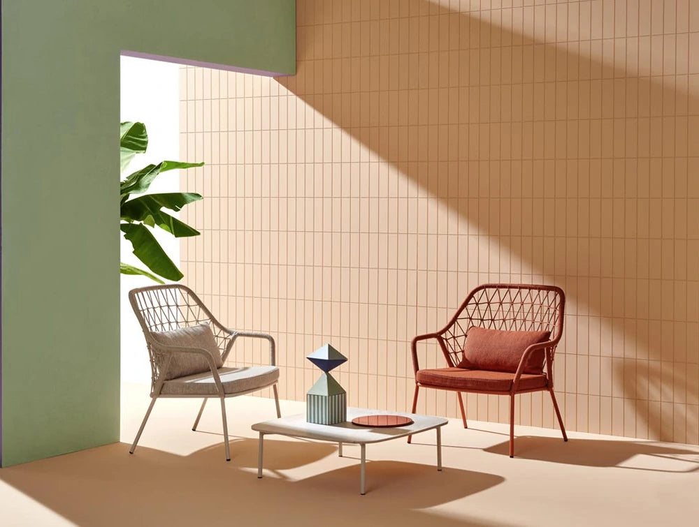 Panarea Armchair with Armrests 2 in Lounge Area with Small Table