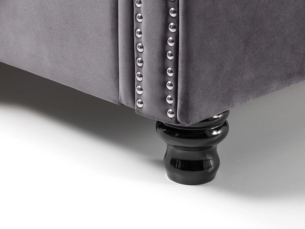 Tina Button Tufted Bed Leg Detail