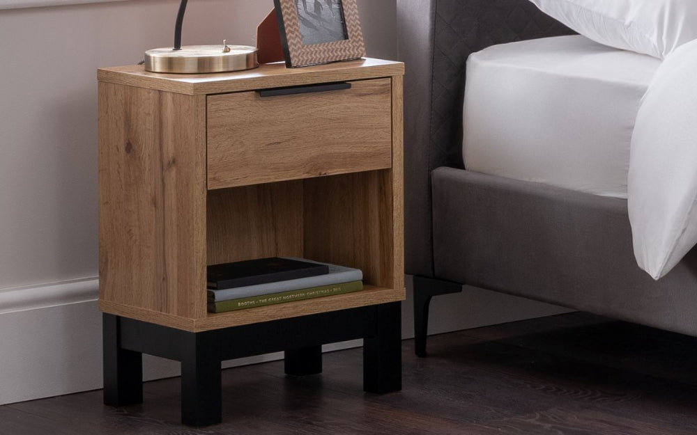 Verona 1 Drawer Bedside Table in Oak Finish with Lampshade in Bedroom Setting