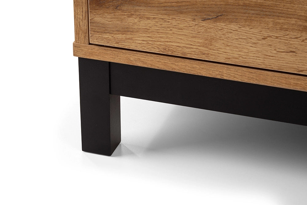 Verona 2 Door 1 Drawer Wardrobe Foot Detail