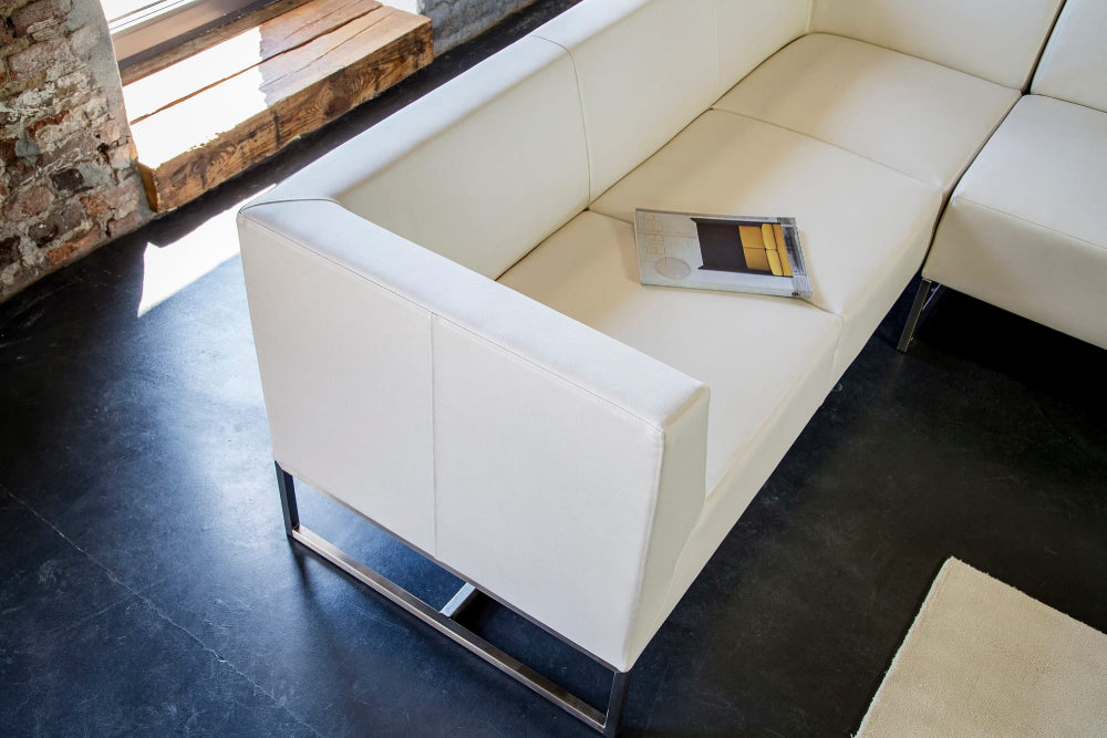 Verso-Upholstered-Modular-Sofa-in-White-Finish-Armrest-Detail